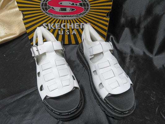 Women’s Skechers Size 8 White and Black Jammers Throwback Slingbacks